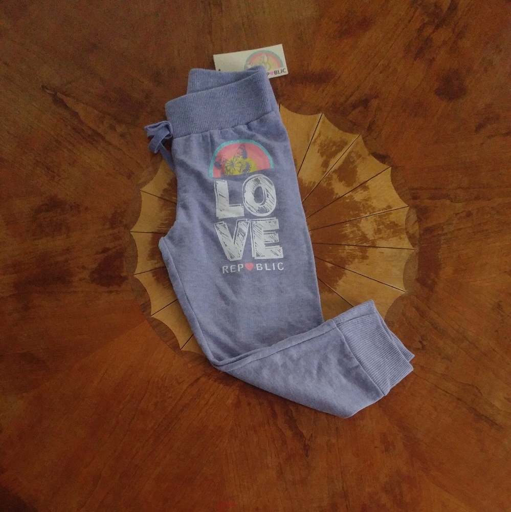 Girls Love Rep💜blic joggers size 4 NWT
